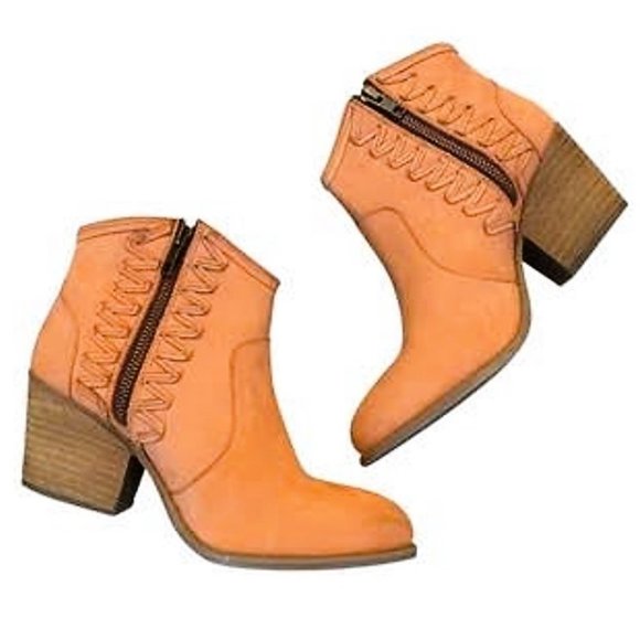 Musse & Cloud "Athya" 100% Leather Mustard Orange Western Ankle Boots - Size 6 - Picture 3 of 14